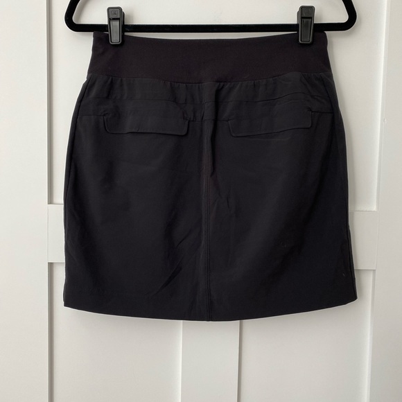 Athleta • Soho Skort • Size 4 - Picture 2 of 3